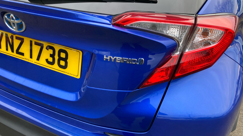 Toyota C-HR 1.8 Hybrid Design 5dr CVT Hybrid Hatchback